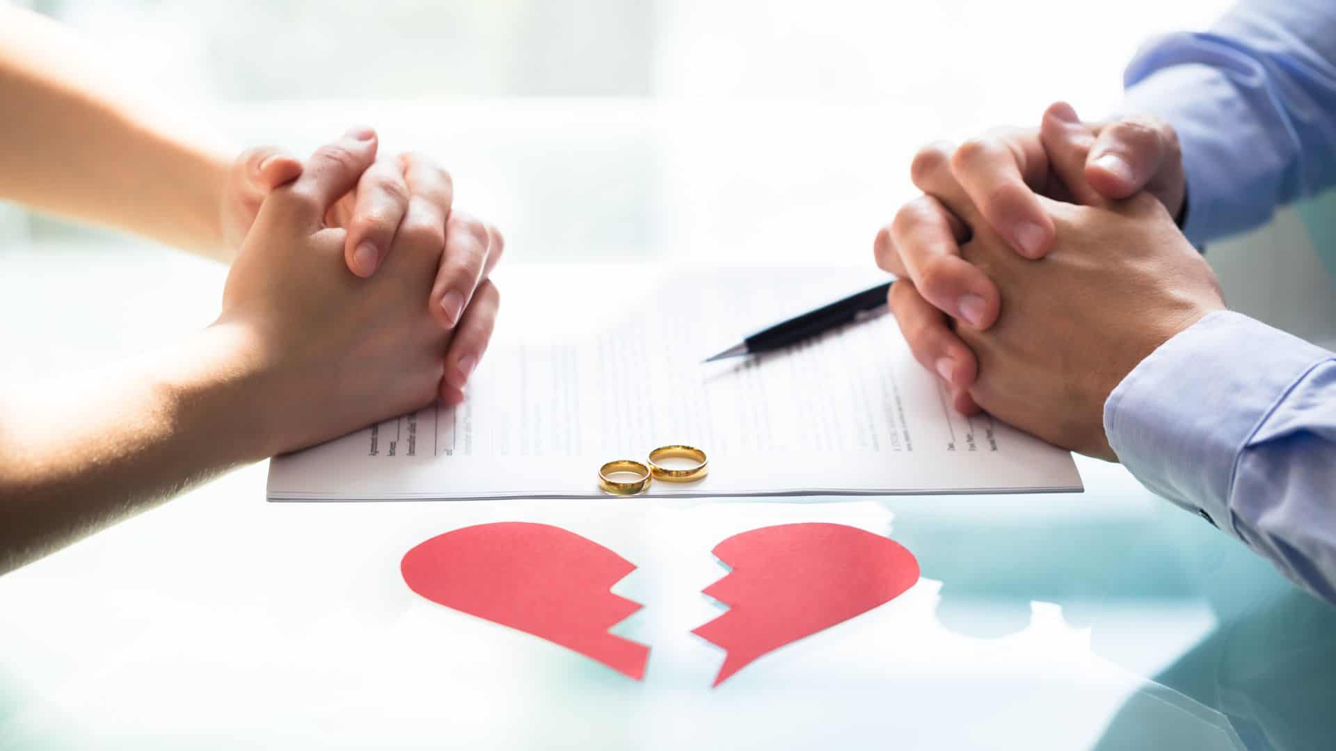 https://cdn.pinchofattitude.com/wp-content/uploads/2019/03/how-to-fix-a-broken-marriage.jpg