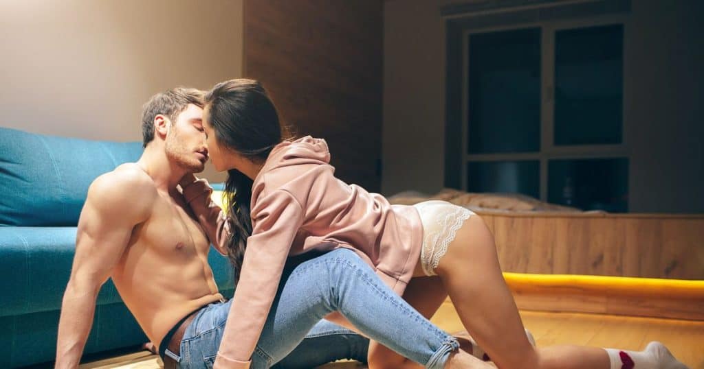 15 sexy and hot Date Night Ideas at Home